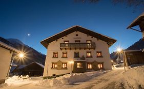 Pension Der Steinbock - Das 300 Jahre Alte Bauernhaus - Tirol